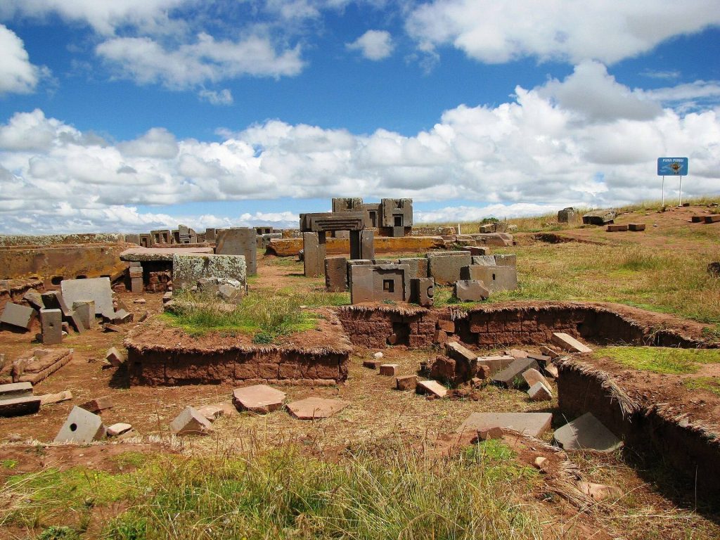 Pumapunku: A Tiwanaku Monumental Platform in Bolivia 1 Pumapunku