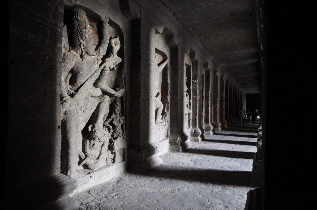 Kailasa Temple, Ellora: A Monolithic Hindu Temple of the Rashtrakuta Period 2 Kailasa Temple, Ellora