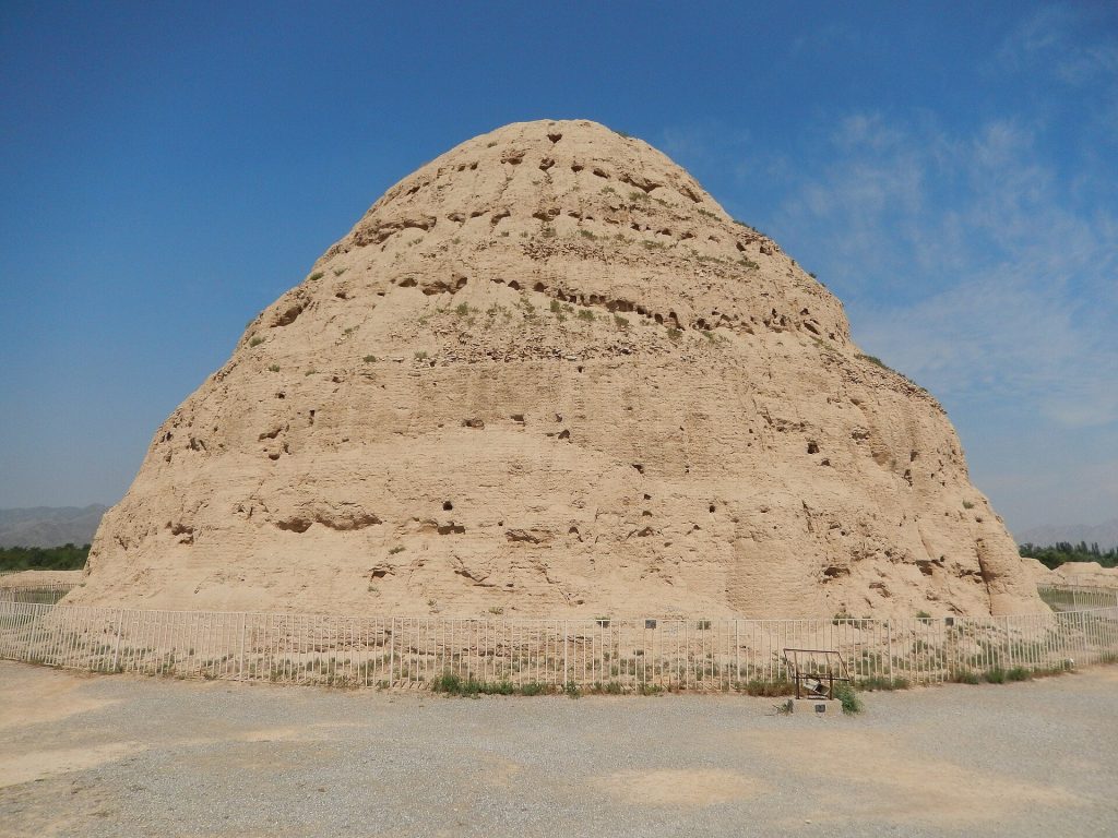 Western Xia Mausoleums: Imperial Necropolis of the Tangut Dynasty 1 Western Xia Mausoleums