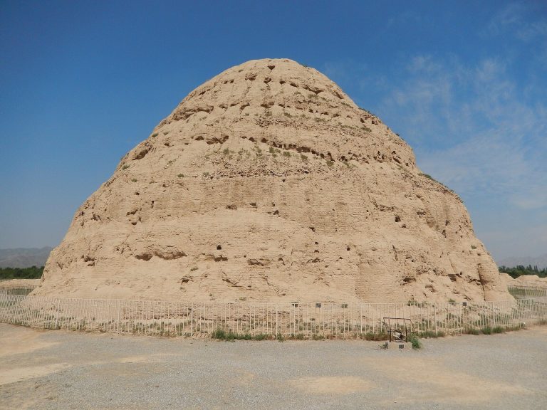 Western Xia Mausoleums: Imperial Necropolis of the Tangut Dynasty