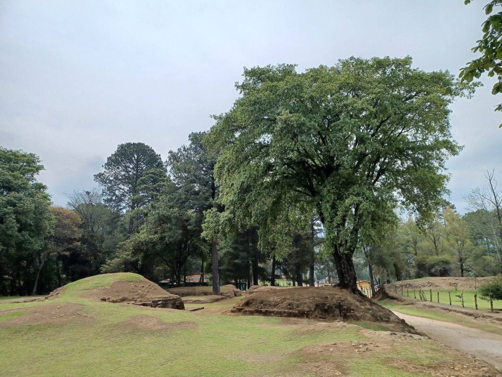 Iximche: Capital of the Kaqchikel Maya Kingdom 2 Iximche