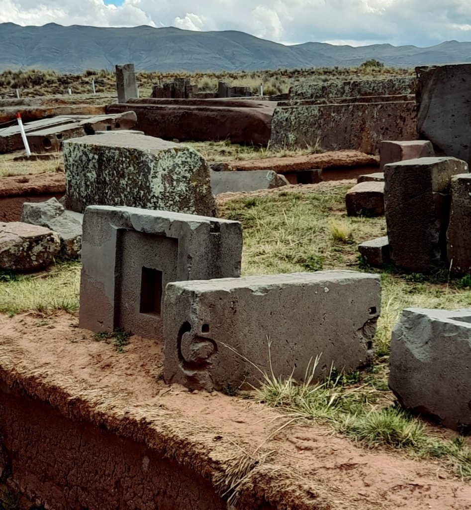 Tiwanaku: Religious and Political Centre of a Pre-Columbian Andean Culture 2 Tiwanaku