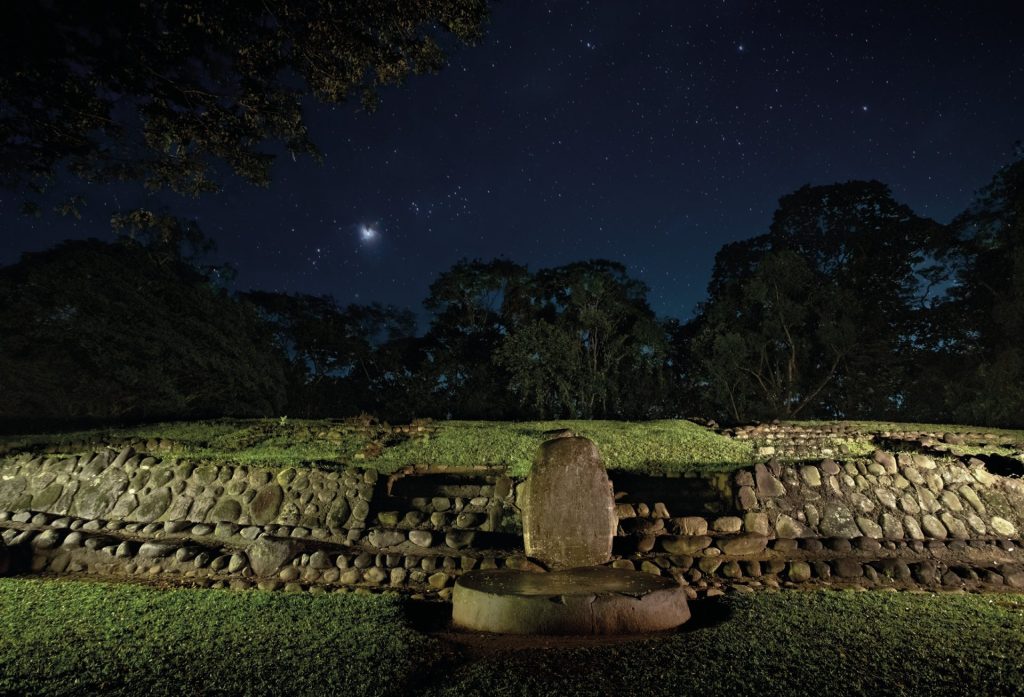 Takalik Abaj: A Pre-Columbian Maya-Olmec Archaeological Site in Guatemala 1 Takalik Abaj