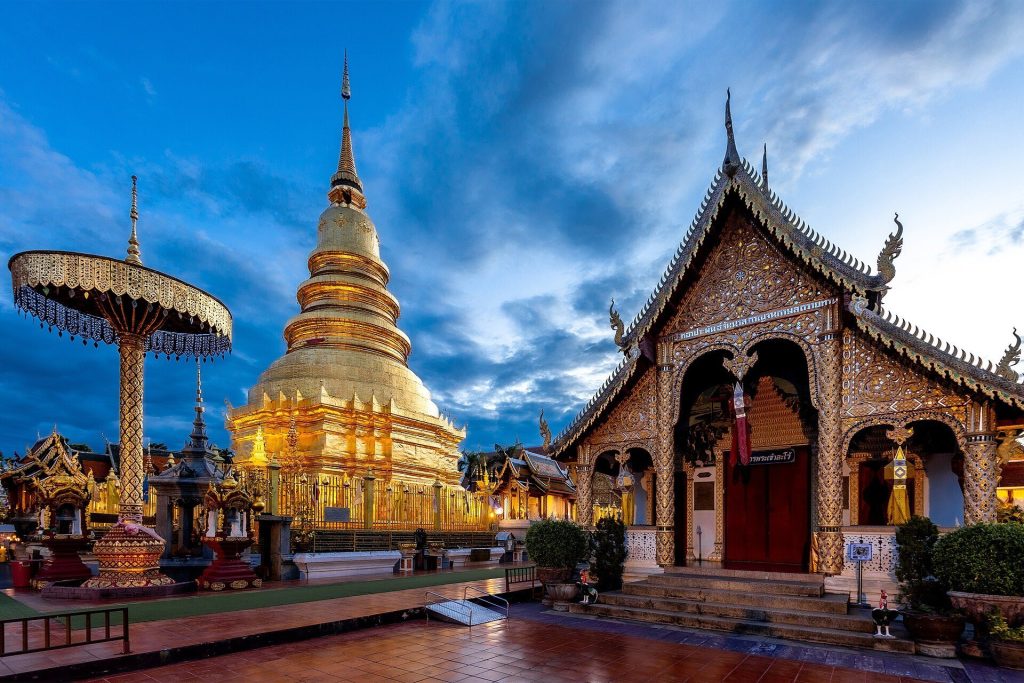 Wat Phra That Hariphunchai: A Royal Buddhist Temple in Lamphun 1 Wat Phra That Hariphunchai