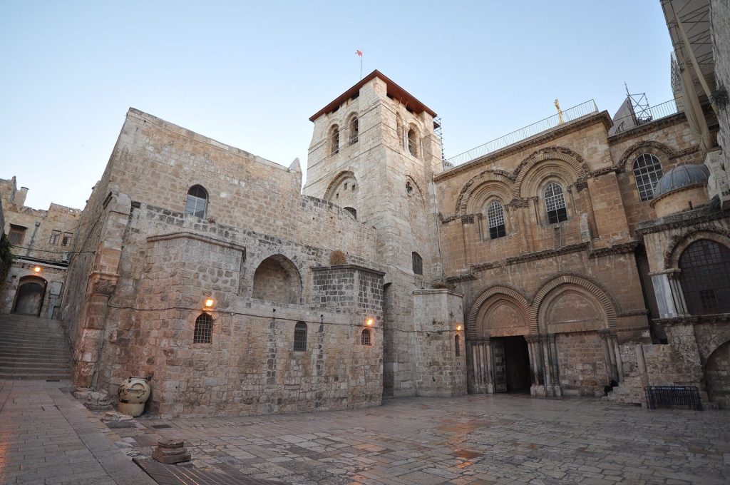 Church of the Holy Sepulchre: Jerusalem’s Christian Sanctuary 1 Church of the Holy Sepulchre