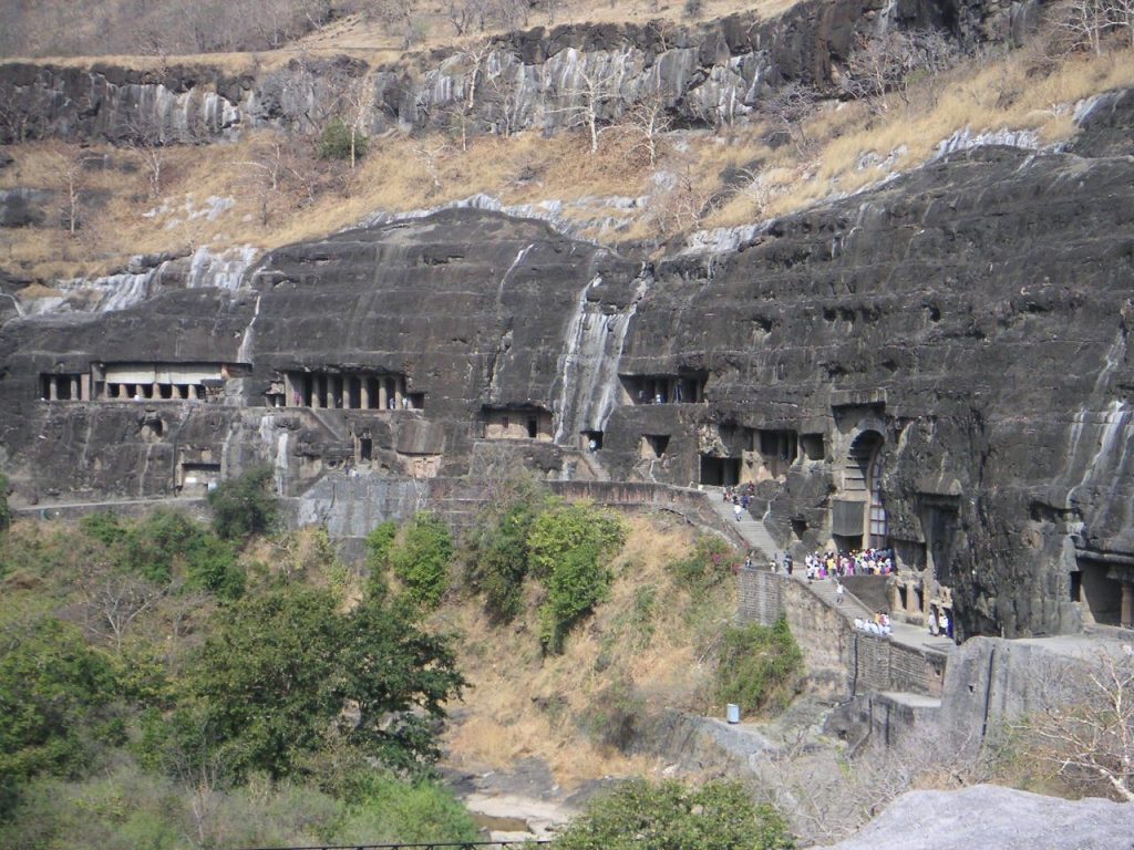 Ajanta Caves: A Buddhist Monastic and Worship Complex in India 1 Ajanta Caves