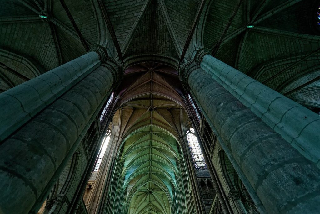 Basilica of Saint-Quentin: A Gothic Pilgrimage Church in France 3 Basilica of Saint-Quentin
