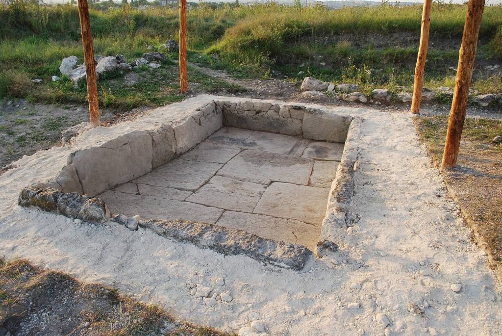 Scythian Neapolis: Capital and Fortress of the Crimean Scythian Kingdom 3 Scythian Neapolis
