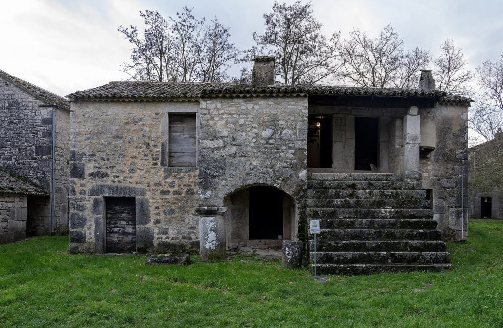 Saepinum: A Samnite and Roman Town in Italy 1 Saepinum
