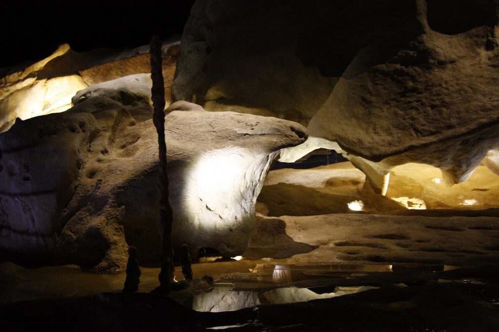 Ekain Cave: A Paleolithic Cave-Art Site in Spain 3 Ekain cave
