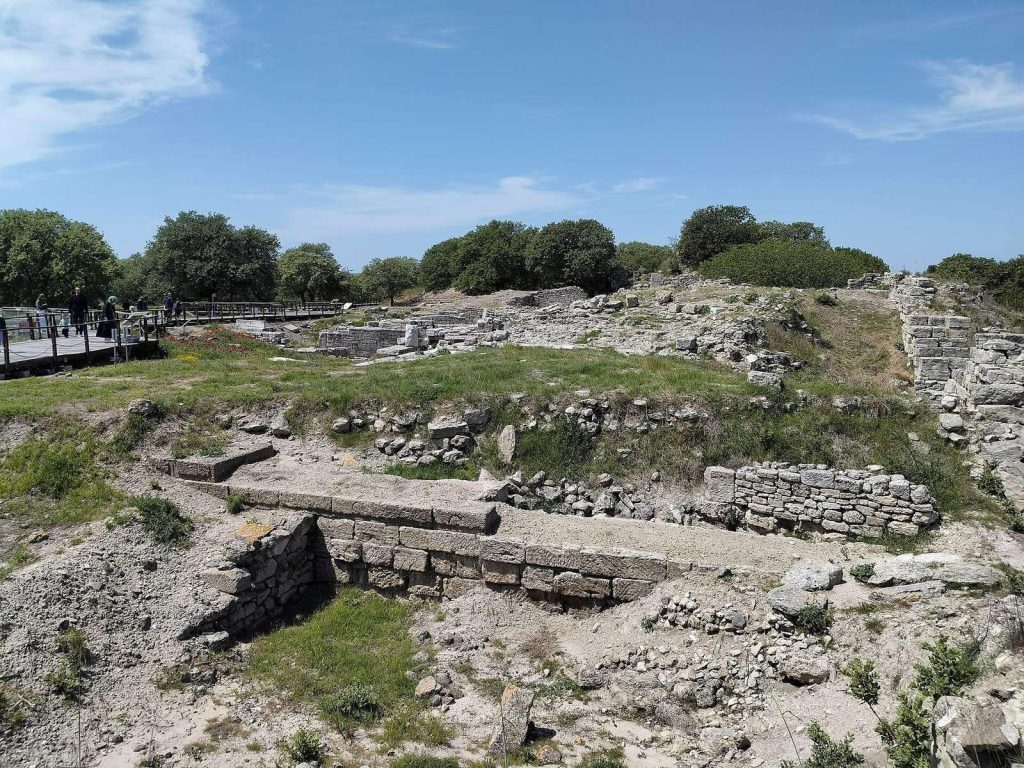 Hisarlik Hill: The Archaeological Site of Ancient Troy 1 Hisarlik Hill