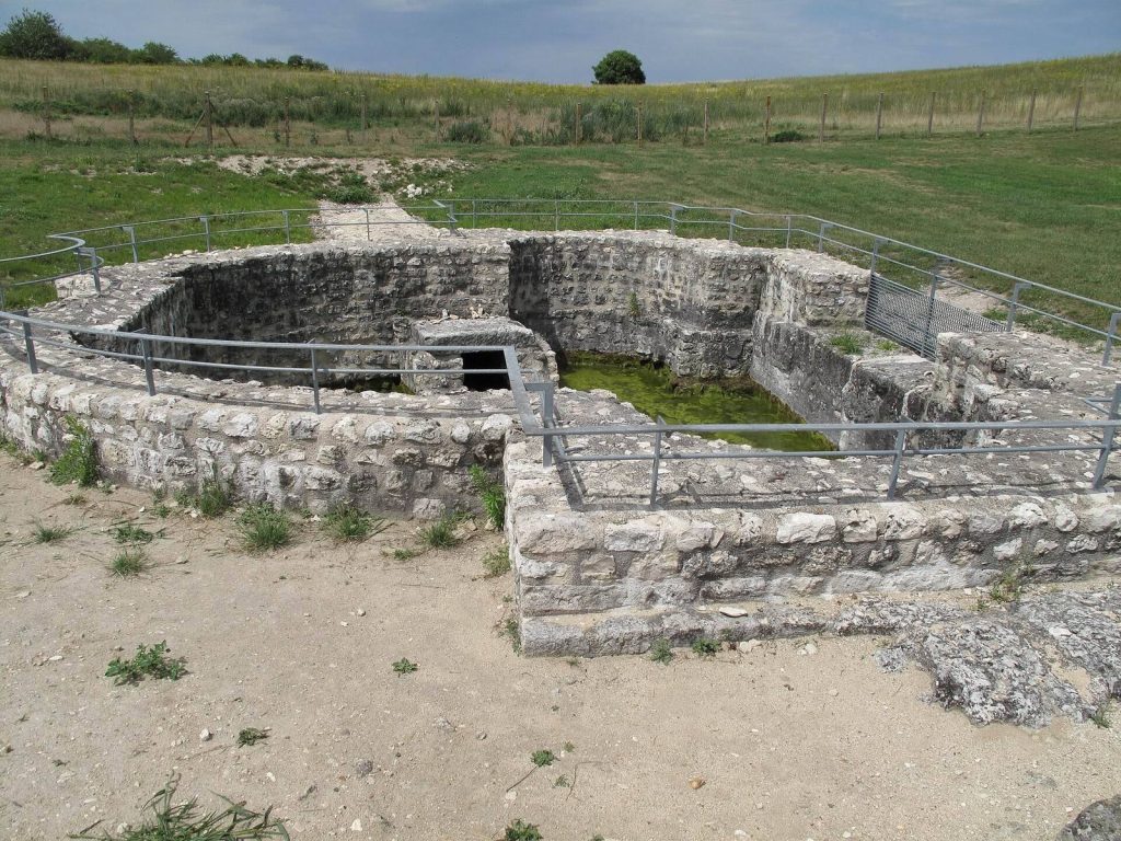 Aquis Segeste: A Roman Sanctuary and Settlement in France 1 Aquis Segeste