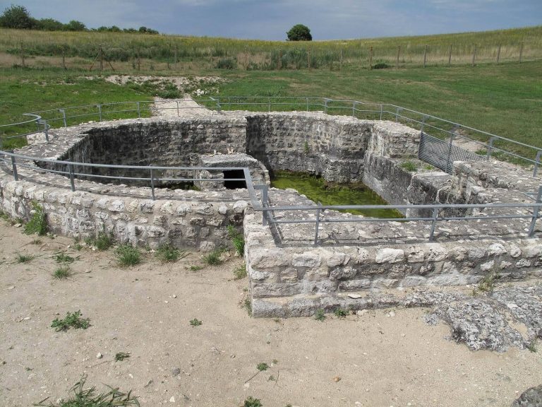 Aquis Segeste: A Roman Sanctuary and Settlement in France