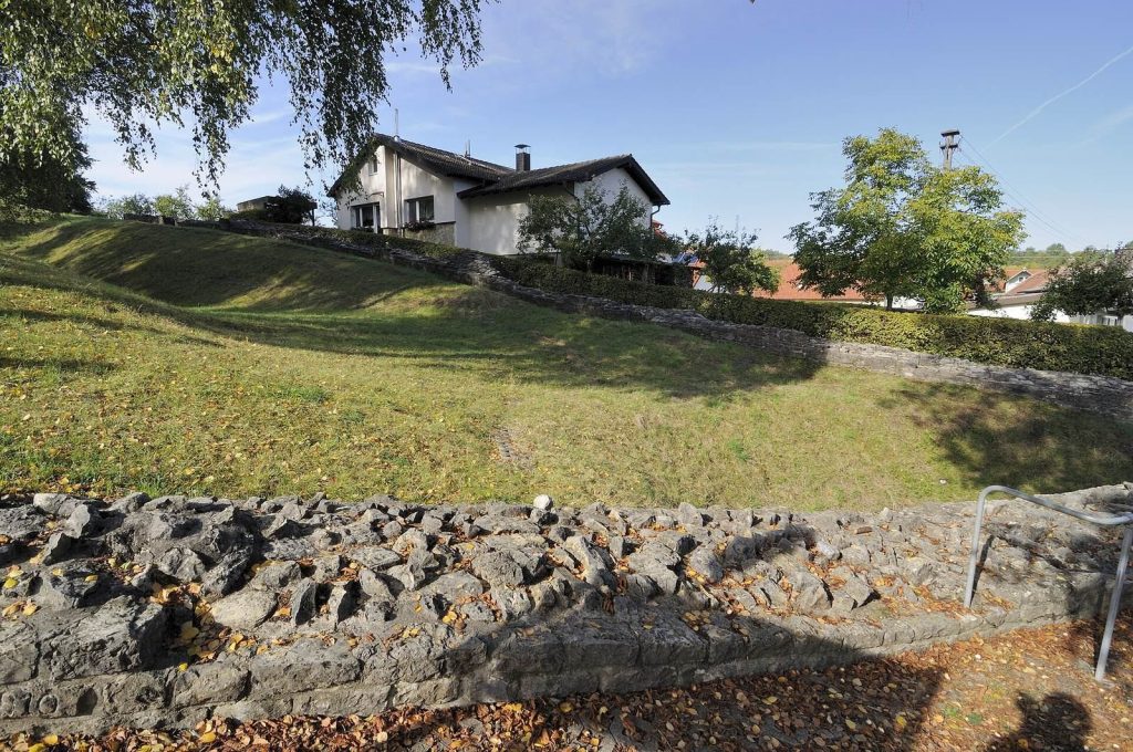 Castra of Osterburken: A Roman Frontier Fort Complex in Germany 1 Castra of Osterburken