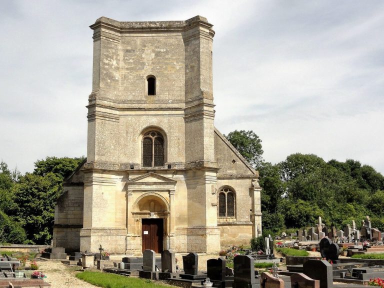 Saint-Quentin Church: A Gothic and Renaissance Parish Church in Nucourt, France