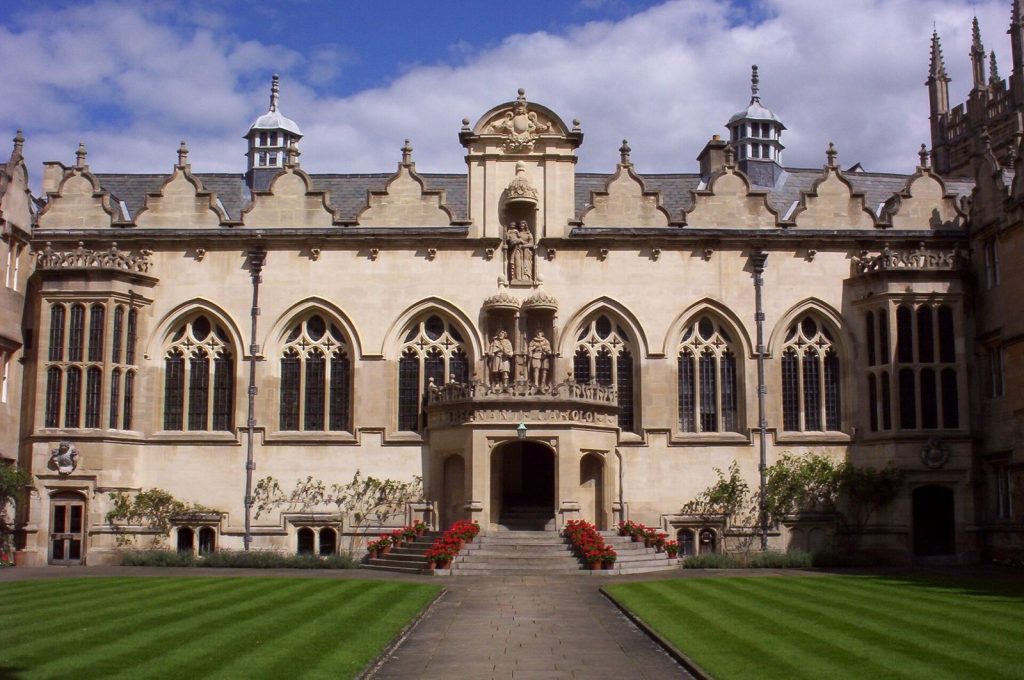 Oriel College: A Historic College of the University of Oxford 1 Oriel College