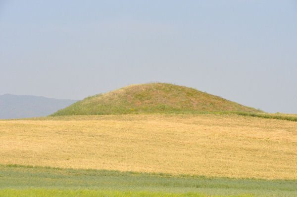 Bintepe: The Burial Landscape of Ancient Sardis in Turkey 2 Bintepe
