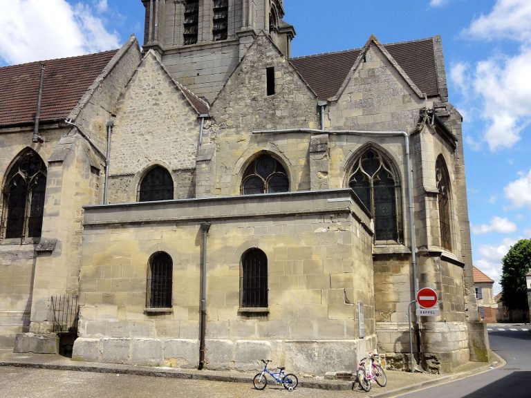 Saint-Germain Church in Sacy-le-Grand: A Romanesque and Gothic Parish Church