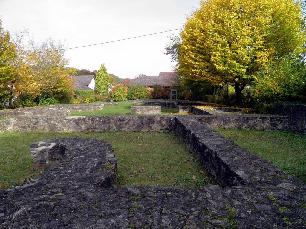 Castra of Niederbieber: A Roman Frontier Fort in Germany 1 Castra of Niederbieber