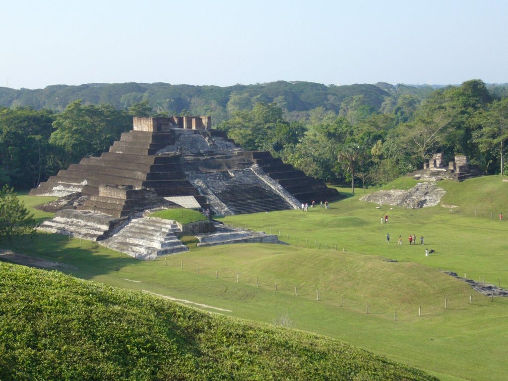 Comalcalco: An Ancient Maya City in Tabasco, Mexico 2 Comalcalco