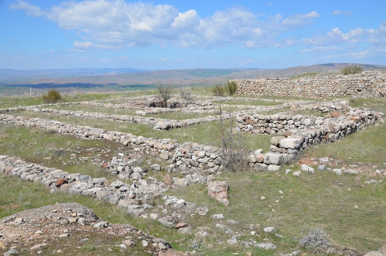 Büyükkale: The Hittite Administrative and Palace Center at Ḫattuša