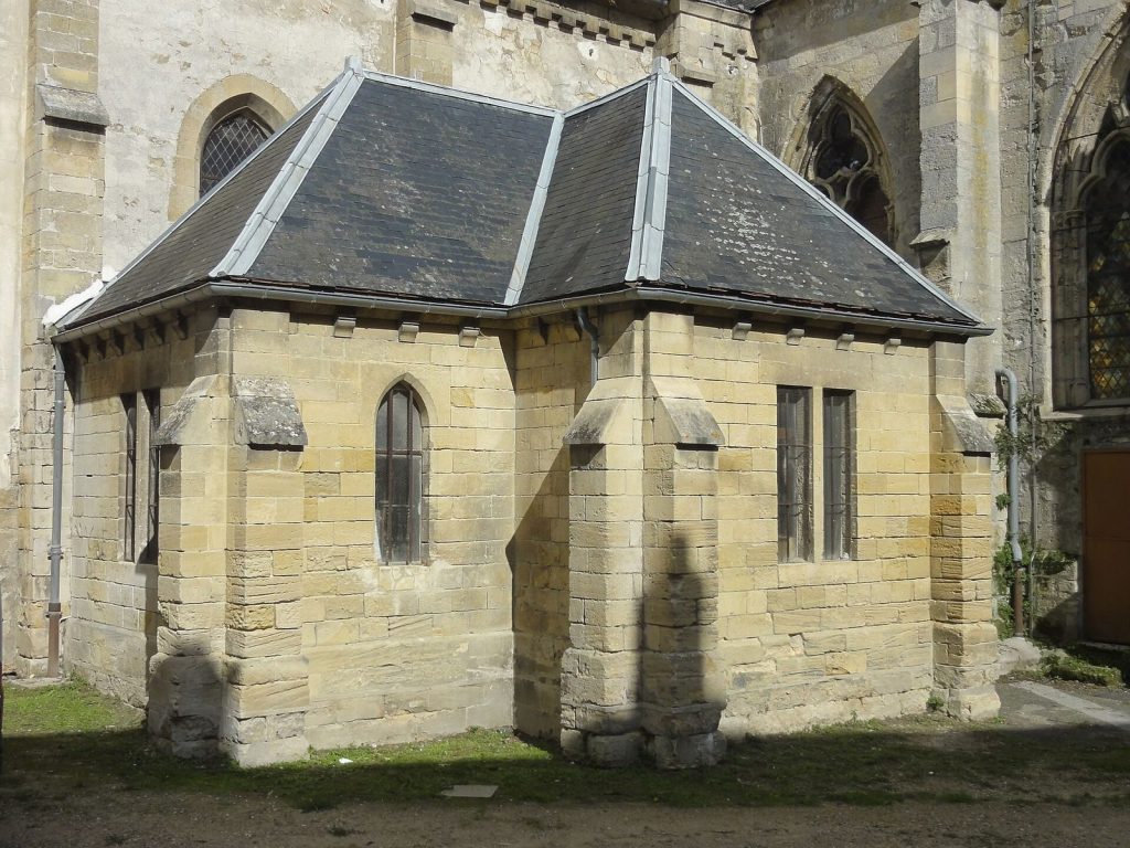 Notre-Dame Church of Us: A Romanesque and Gothic Parish Church in France 3 église Notre-Dame d'Us (Val-d'Oise)
