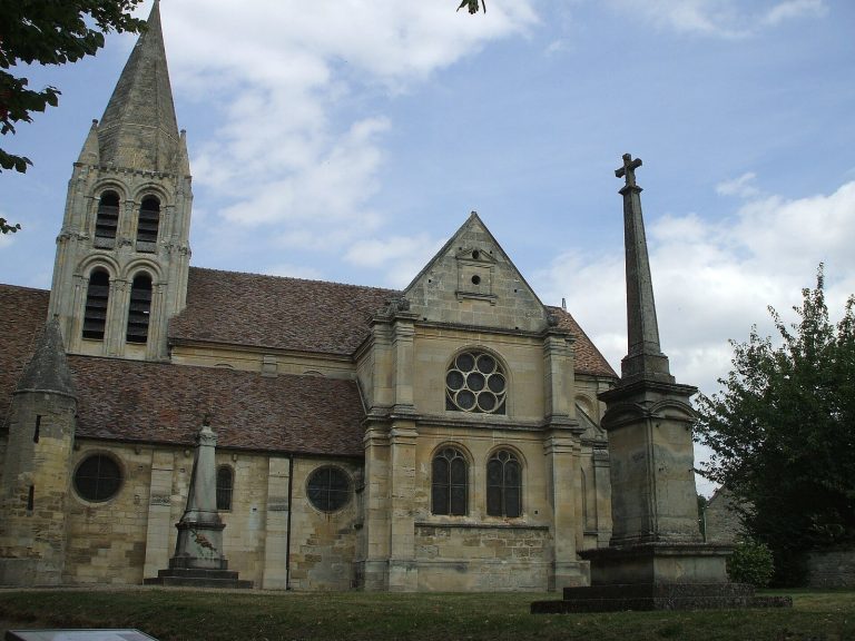 Saint-Aubin Church in Ennery: A Roman Catholic Parish Church