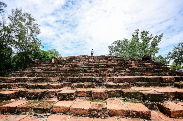 Khu Bua: A Dvaravati Town in Thailand