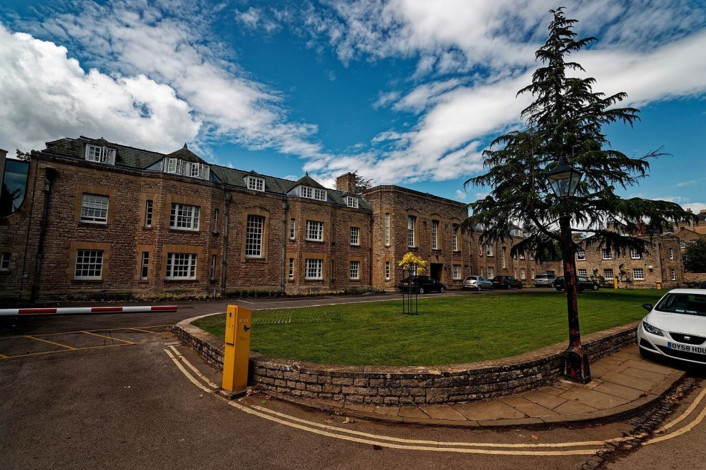 Merton College: A Medieval Academic College in Oxford 2 Merton College