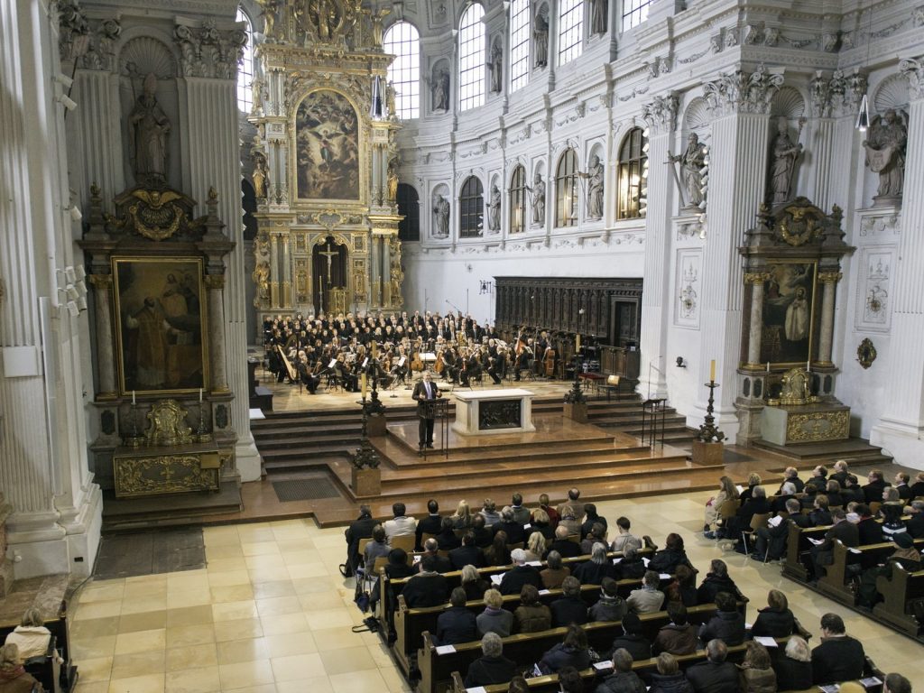 St. Michael’s Church, Munich: A Jesuit Collegiate Church 3 St. Michael's Church, Munich