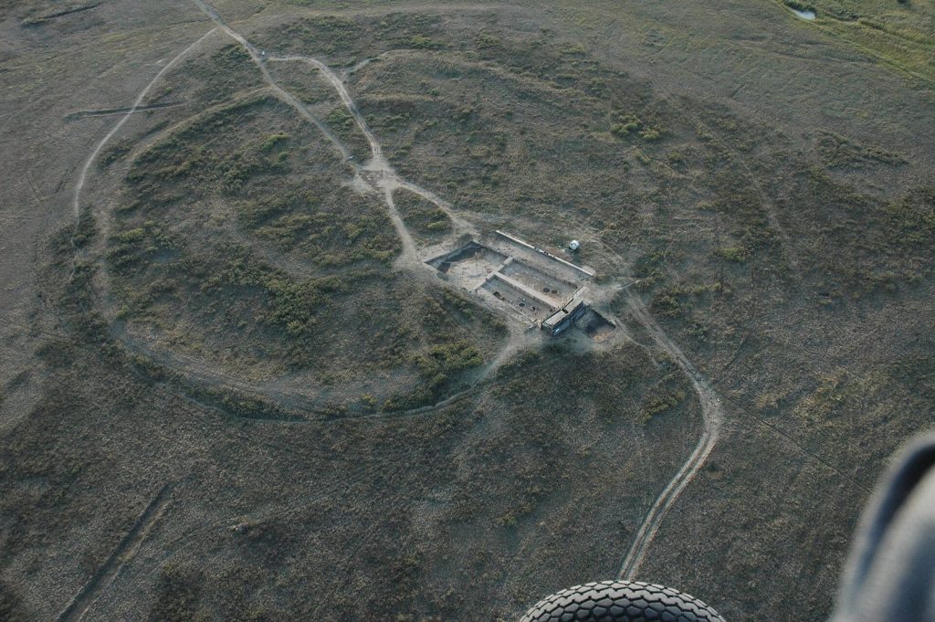 Arkaim: A Fortified Bronze Age Settlement Complex in Russia 1 Arkaim