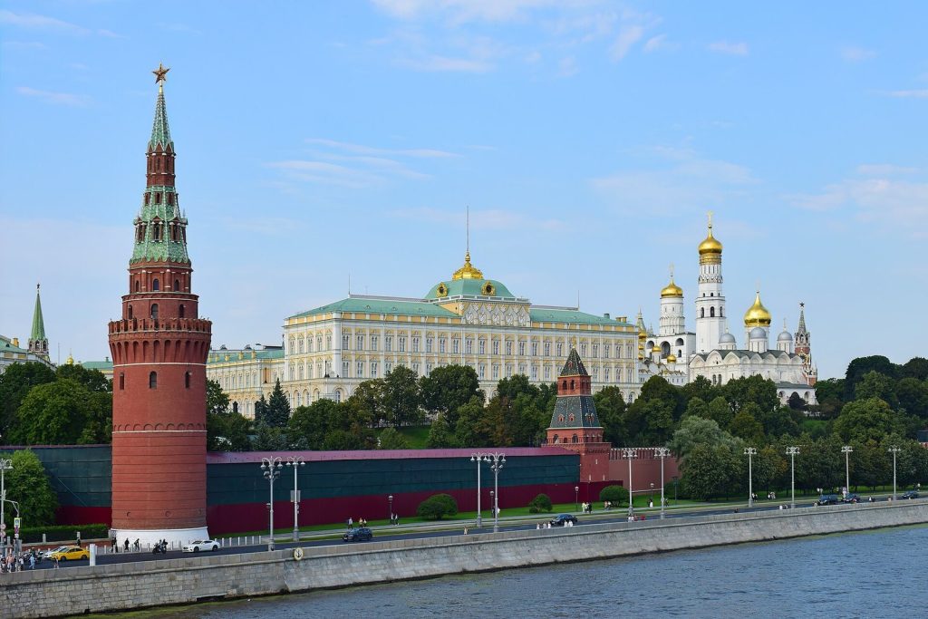 Blagoveshenskaya Tower: A Defensive Tower of the Moscow Kremlin 1 Blagoveshenskaya Tower