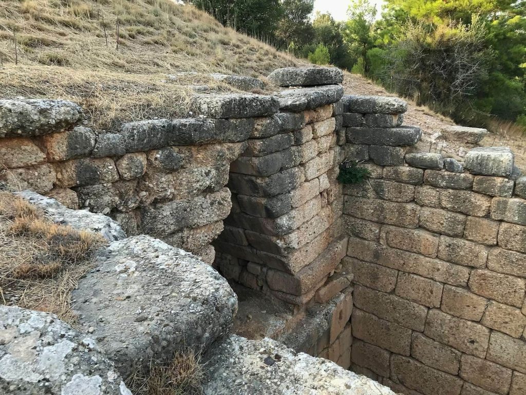 Treasury of Atreus: A Mycenaean Tomb at Mycenae, Greece 3 Treasury of Atreus