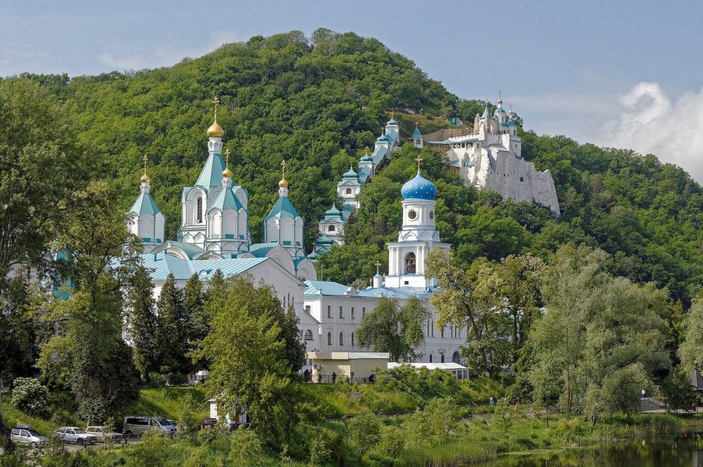 Sviatohirsk Lavra: An Orthodox Monastery in Ukraine 1 Sviatohirsk Lavra