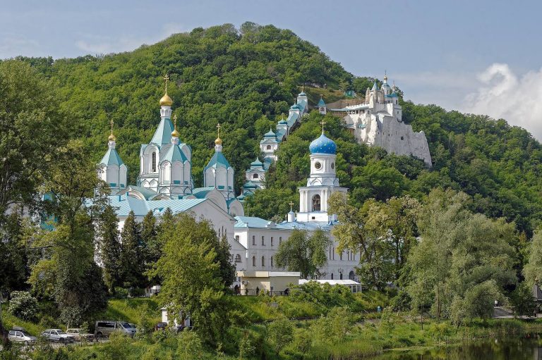 Sviatohirsk Lavra: An Orthodox Monastery in Ukraine