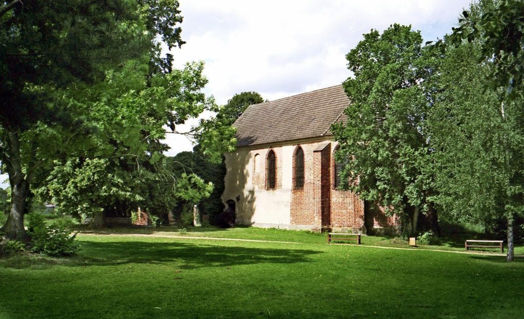 Himmelpfort Abbey: A Cistercian Monastery in Brandenburg 1 Himmelpfort Abbey