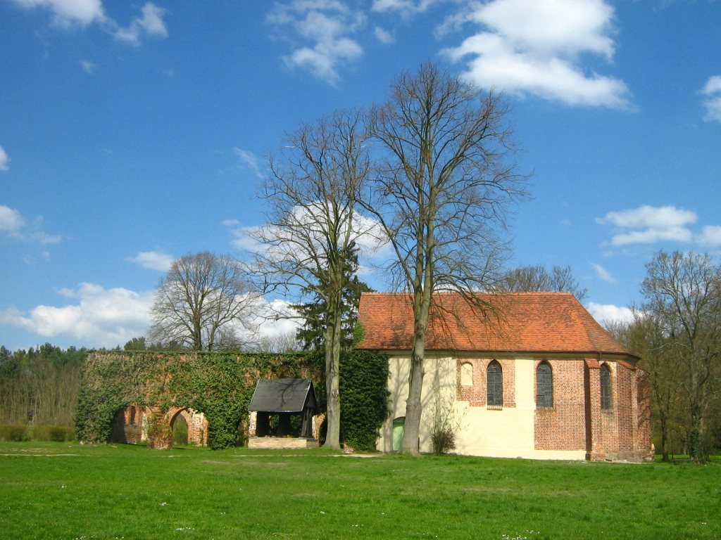 Himmelpfort Abbey: A Cistercian Monastery in Brandenburg 3 Himmelpfort Abbey