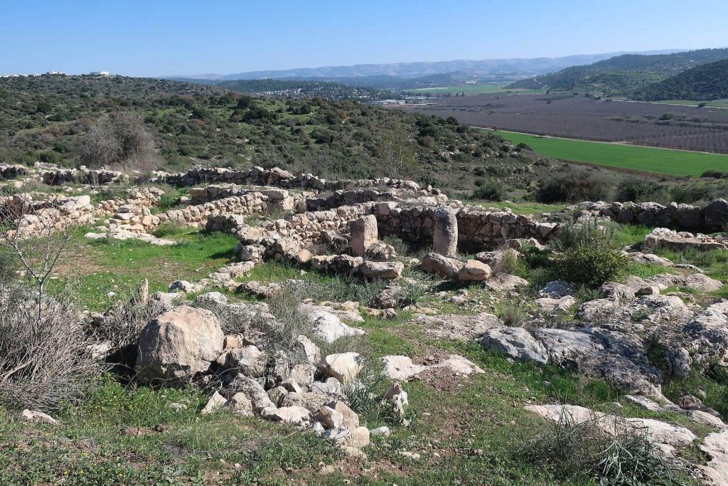 Khirbet Qeiyafa: An Iron Age Fortified Settlement in Israel 1 Khirbet Qeiyafa