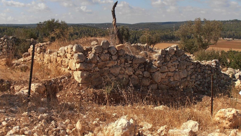 Khirbet Qeiyafa: An Iron Age Fortified Settlement in Israel 2 Khirbet Qeiyafa