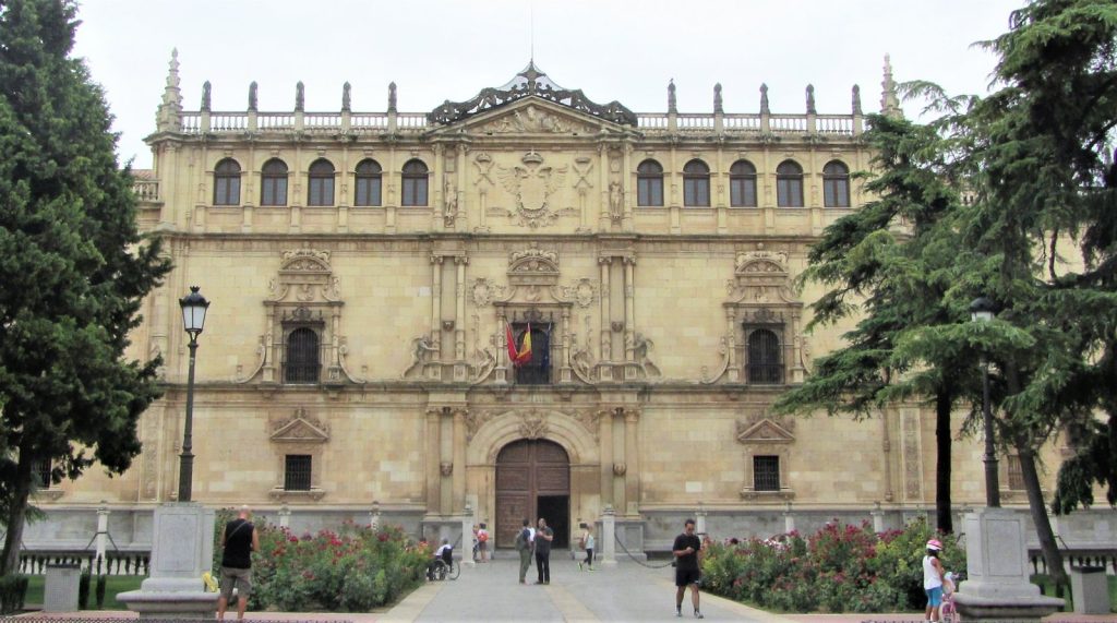 Colegio Mayor de San Ildefonso: A University College in Alcalá de Henares 3 Colegio Mayor de San Ildefonso