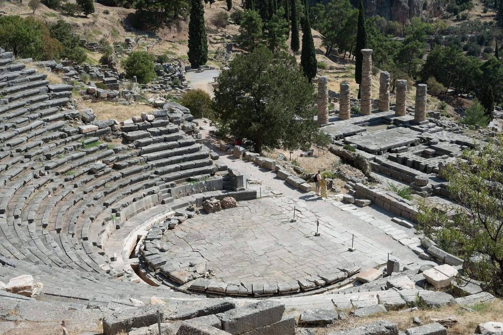 Temple of Apollo in Delphi: Center of the Delphic Oracle 2 Temple of Apollo in Delphi