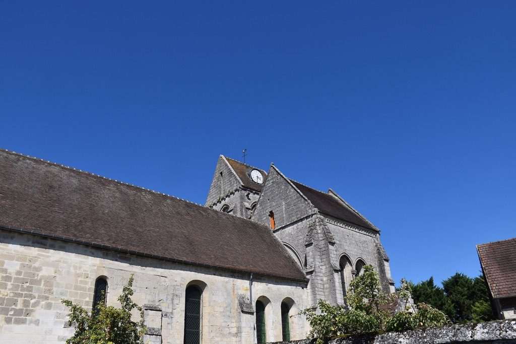 Church of Saint Martin and Saint Leonard at Vez: A Medieval Parish Church in France 1 Église Saint-Martin-et-Saint-Léonard de Vez