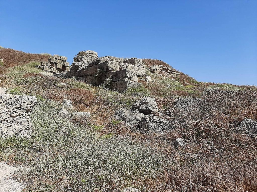 Dora: An Ancient Coastal City and Port in Israel 1 Dora