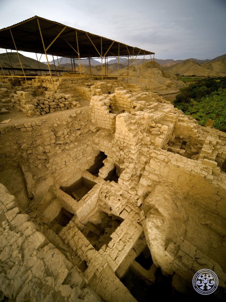 El Castillo de Huarmey: A Wari Monumental and Funerary Complex in Peru 1 El Castillo de Huarmey