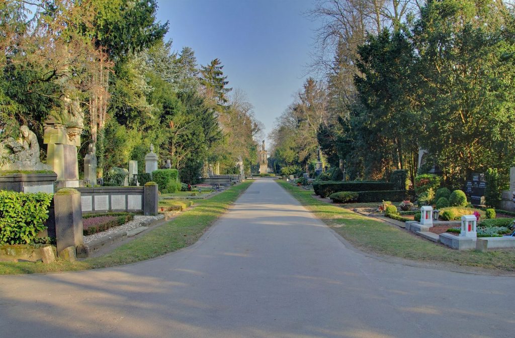 Melaten Cemetery: Cologne's Municipal Burial Ground 3 Melaten-Friedhof