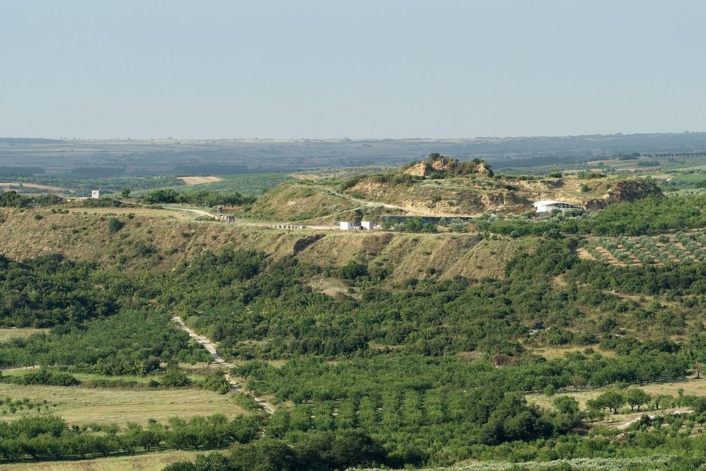 Kasta Tomb: A Hellenistic Macedonian Burial Monument at Amphipolis 1 Kasta tomb