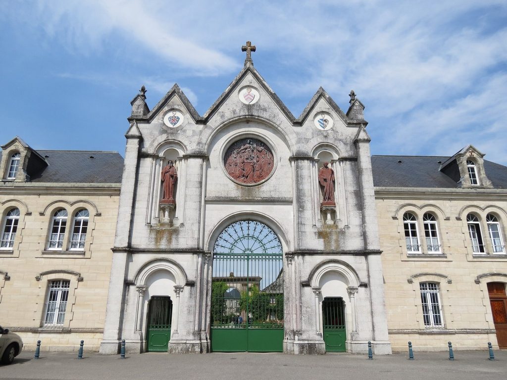 La Trappe Abbey: A Cistercian Monastery in France 2 La Trappe Abbey