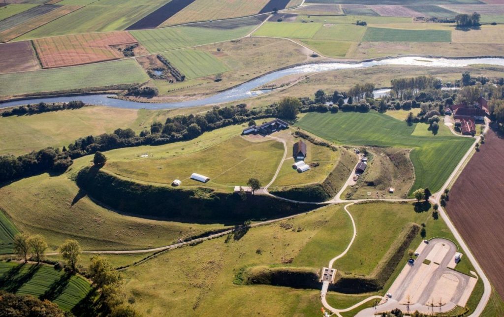 Heuneburg: A Prehistoric Hilltop Settlement and Early Celtic Center 1 Heuneburg