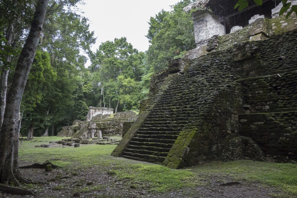 Topoxte: A Postclassic Maya City in Guatemala 2 Topoxte