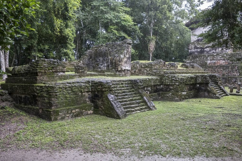 Topoxte: A Postclassic Maya City in Guatemala 3 Topoxte